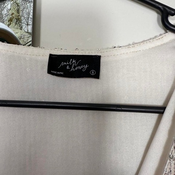 Milk & Honey silver sequin wrap top with long sleeves v cut top size small S - Picture 4 of 4